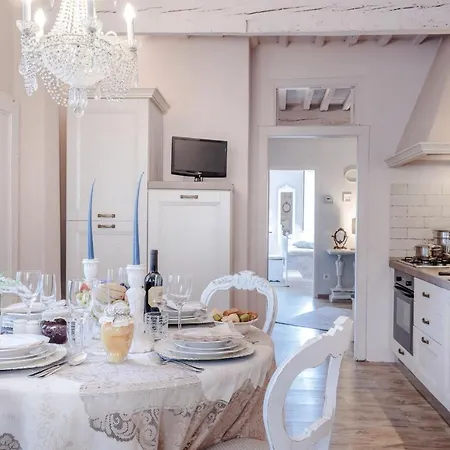 Casa Monique, A Smart Designed Sweet Air Conditioned Inside The Walls Of Apartment