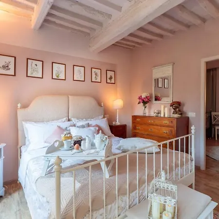 Casa Monique, A Smart Designed Sweet Air Conditioned Inside The Walls Of * Lucca