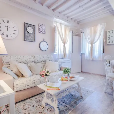 Casa Monique, A Smart Designed Sweet Air Conditioned Inside The Walls Of *